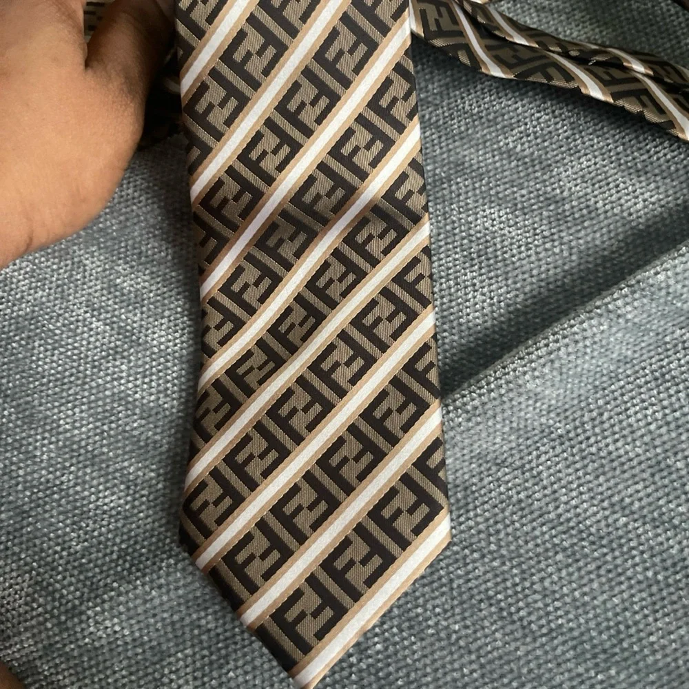 Designer men tied, Tan and Cream FF Diagonal Stripe Silk Tie